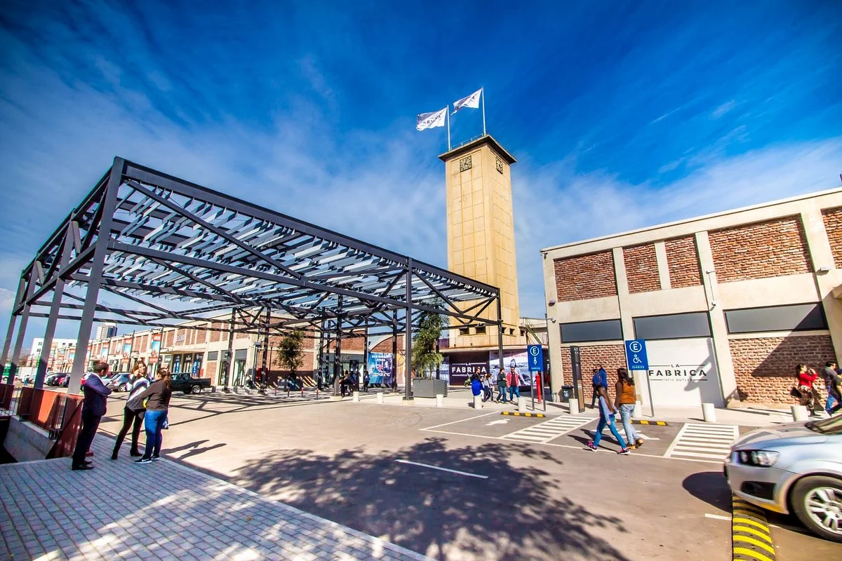 La Fabrica Patio Outlet