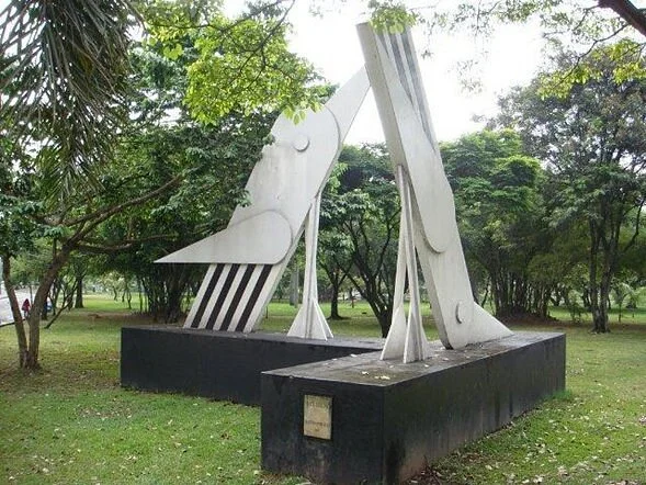 Monumento Aves del Rio