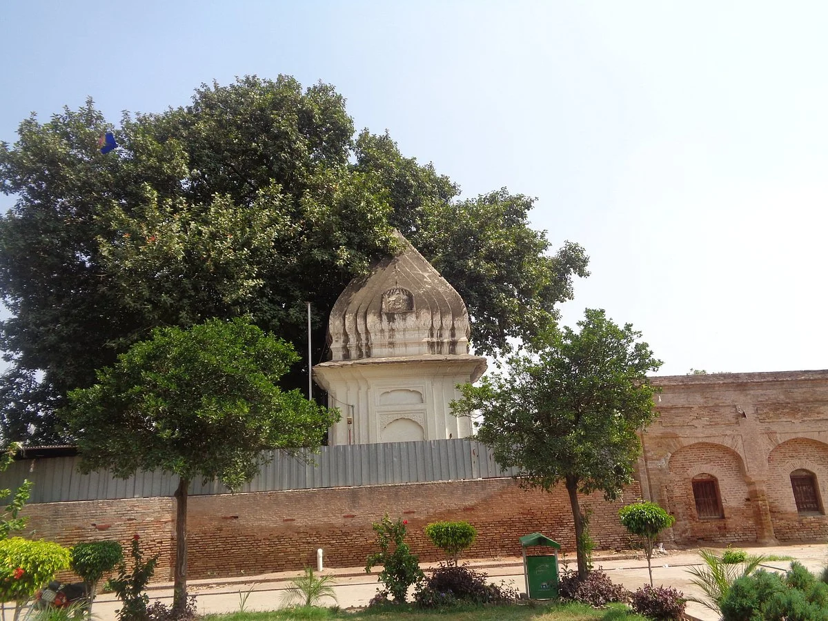Gor Khatri Caravanserai