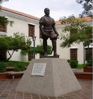 Juan de Ampies Square