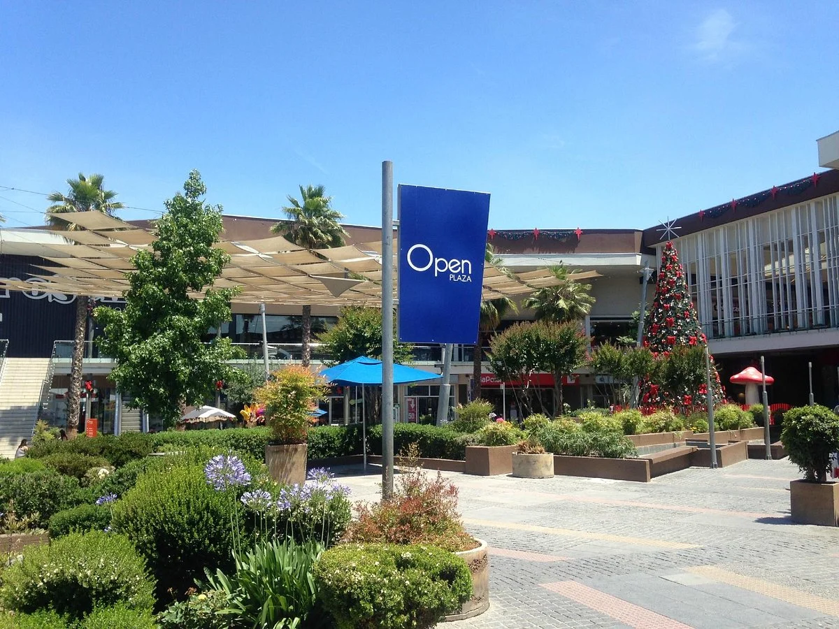 Open Plaza El Bosque