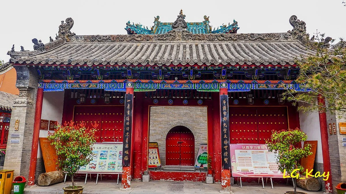 Zhengzhou Town's God Temple