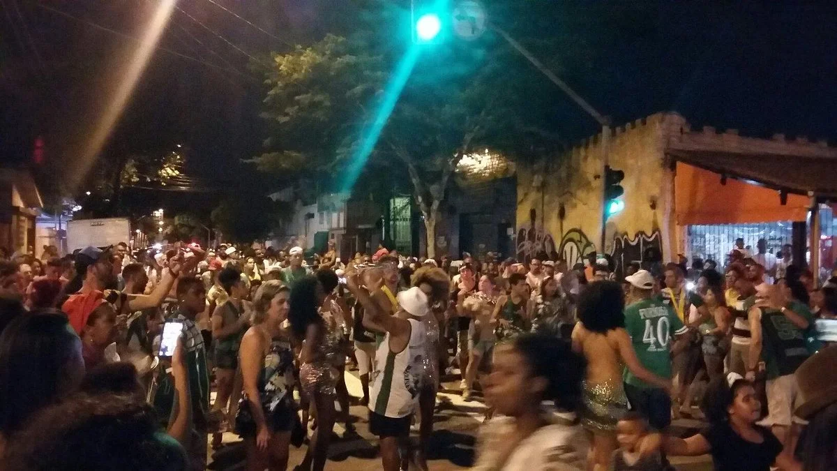 Camisa Verde e Branco