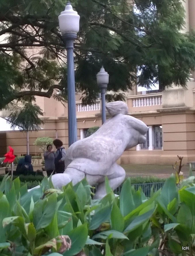 Escultura A FUGA