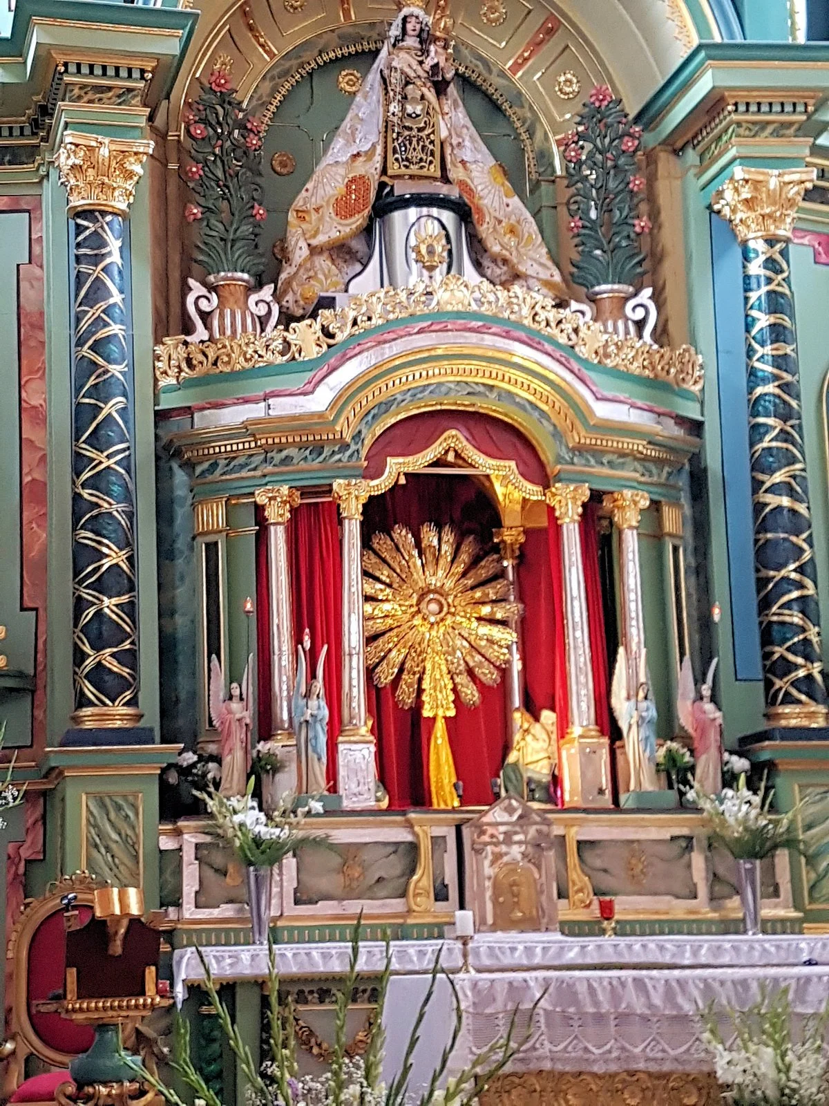 Iglesia y Monasterio de la Santisima Trinidad