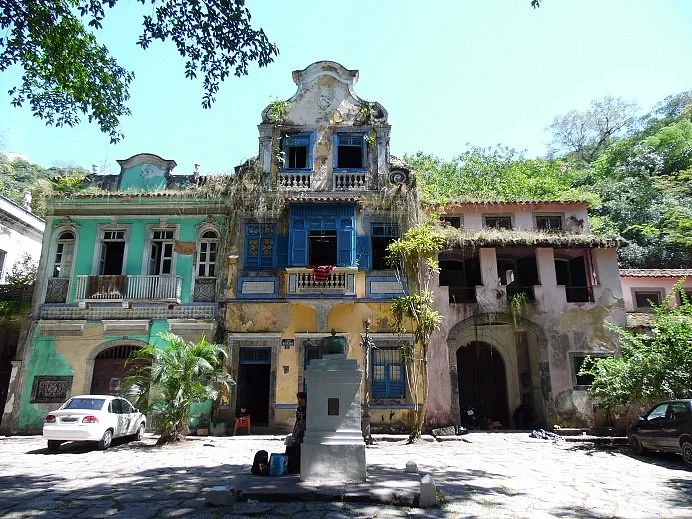 Boticario Square