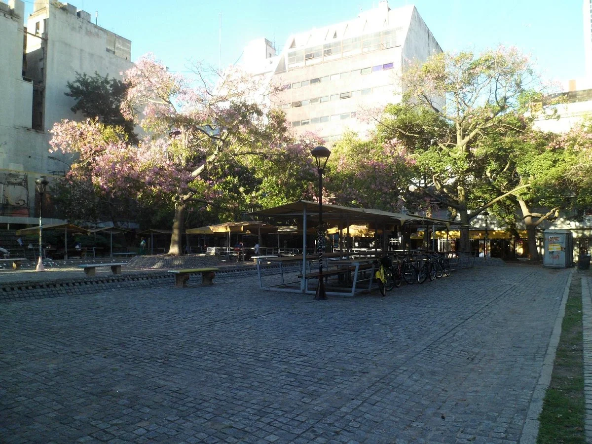 Plaza Roberto Arlt