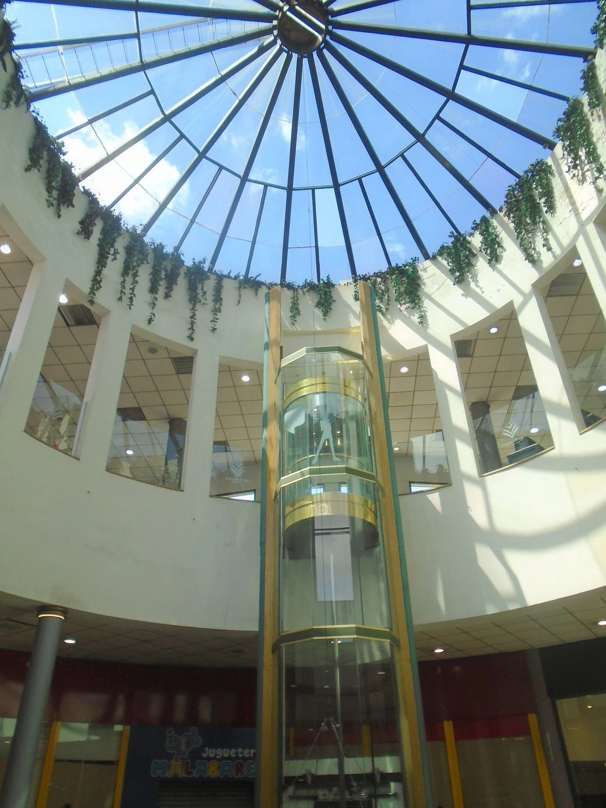 Del Parque Shopping Center
