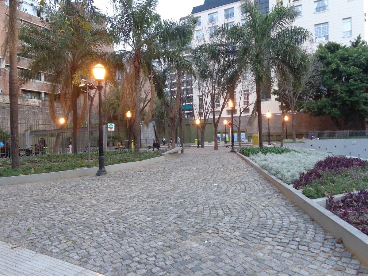 Plaza Mujica Lainez