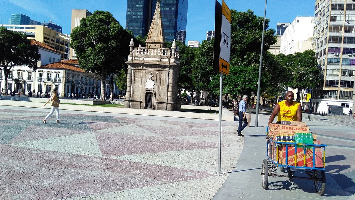 Mestre Valentim Fountain