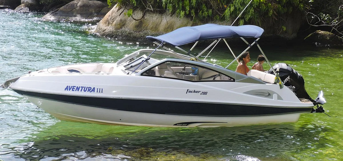 Lancha Aventura