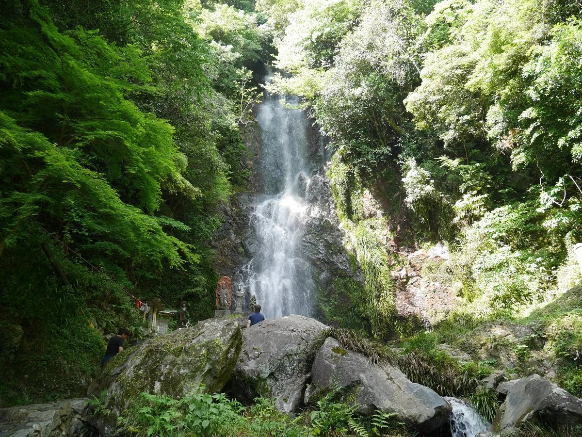Kiyomizu Falls
