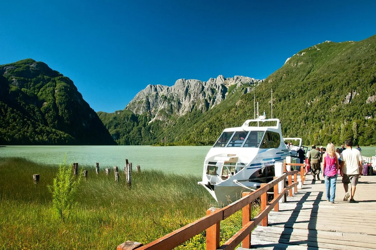 Turisur Navegando la Patagonia