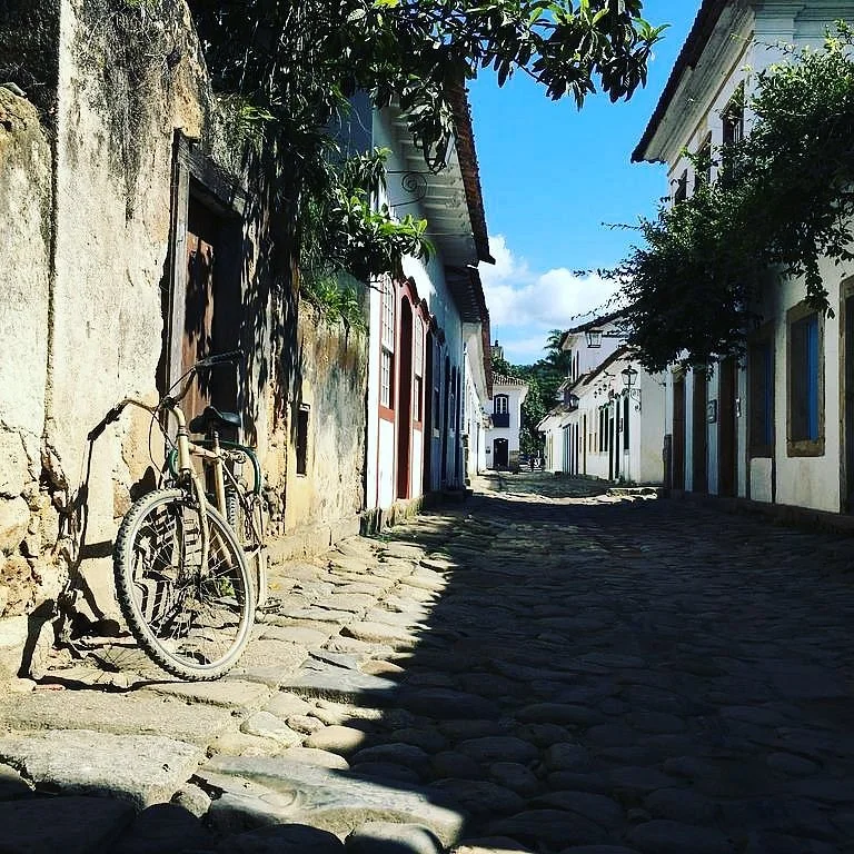 Eya Paraty