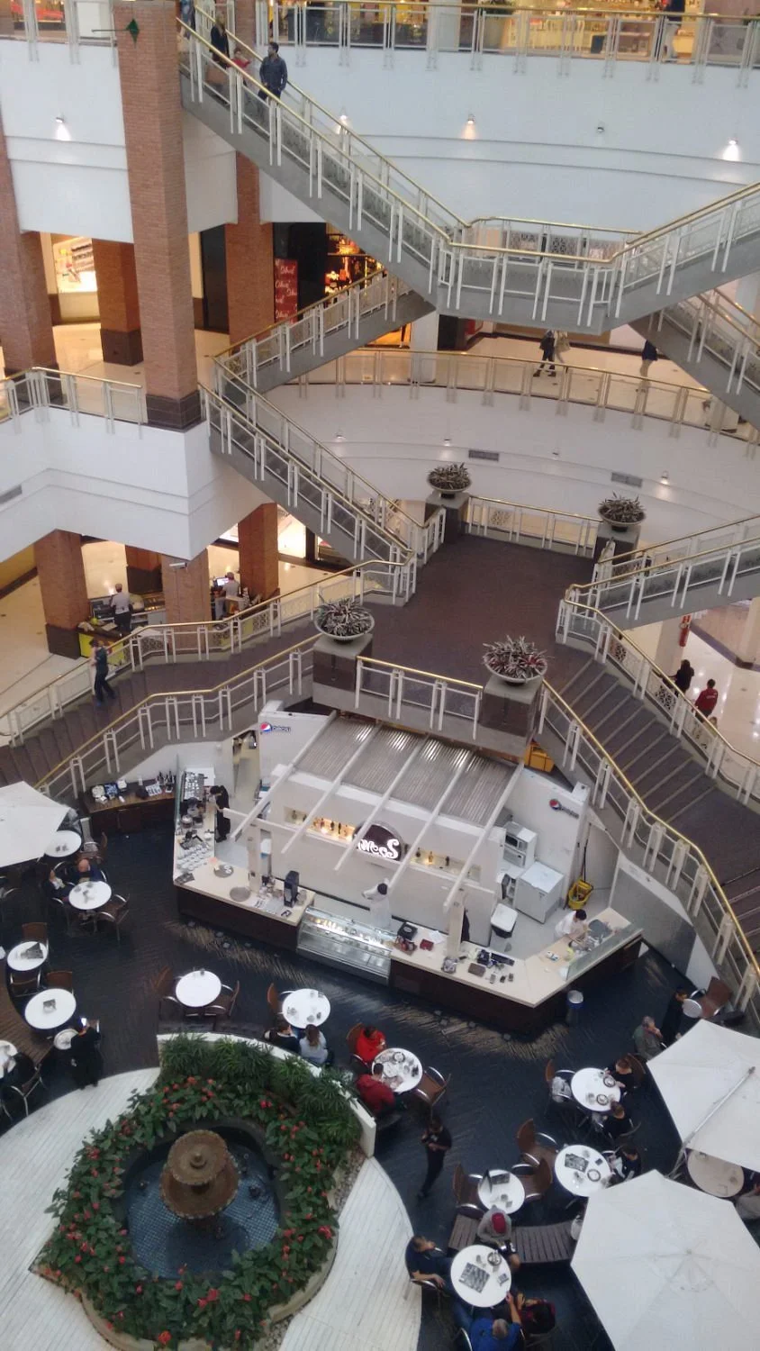 Praia De Belas Shopping Center