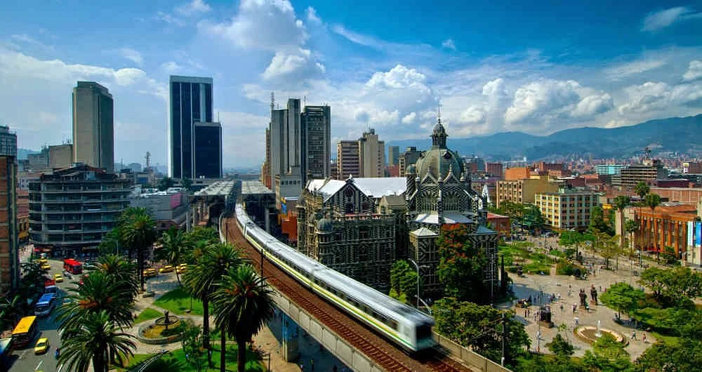180 Degrees Medellin