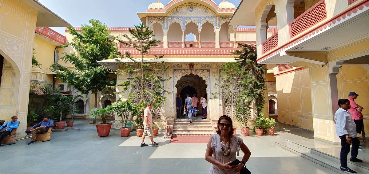 Jaipur Boutique carpet & Valintino Textiles