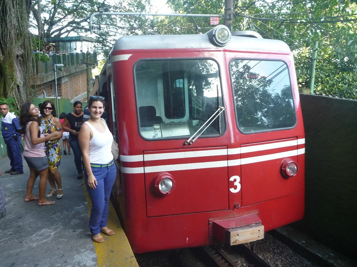 Luana Seara - Tour Guide