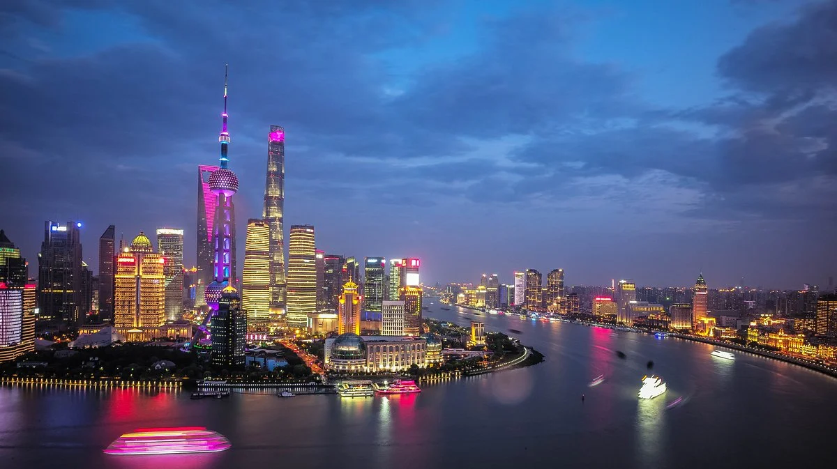 Oriental Pearl Tower (Dongfang Mingzhu)
