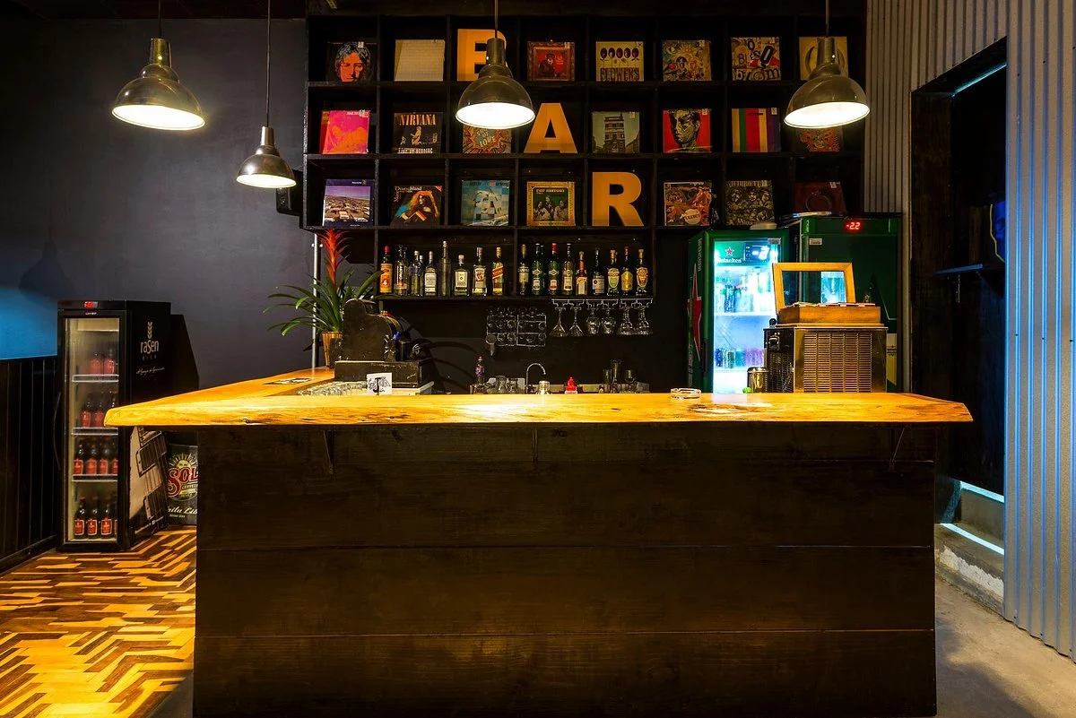 Replay Recordstore Pub