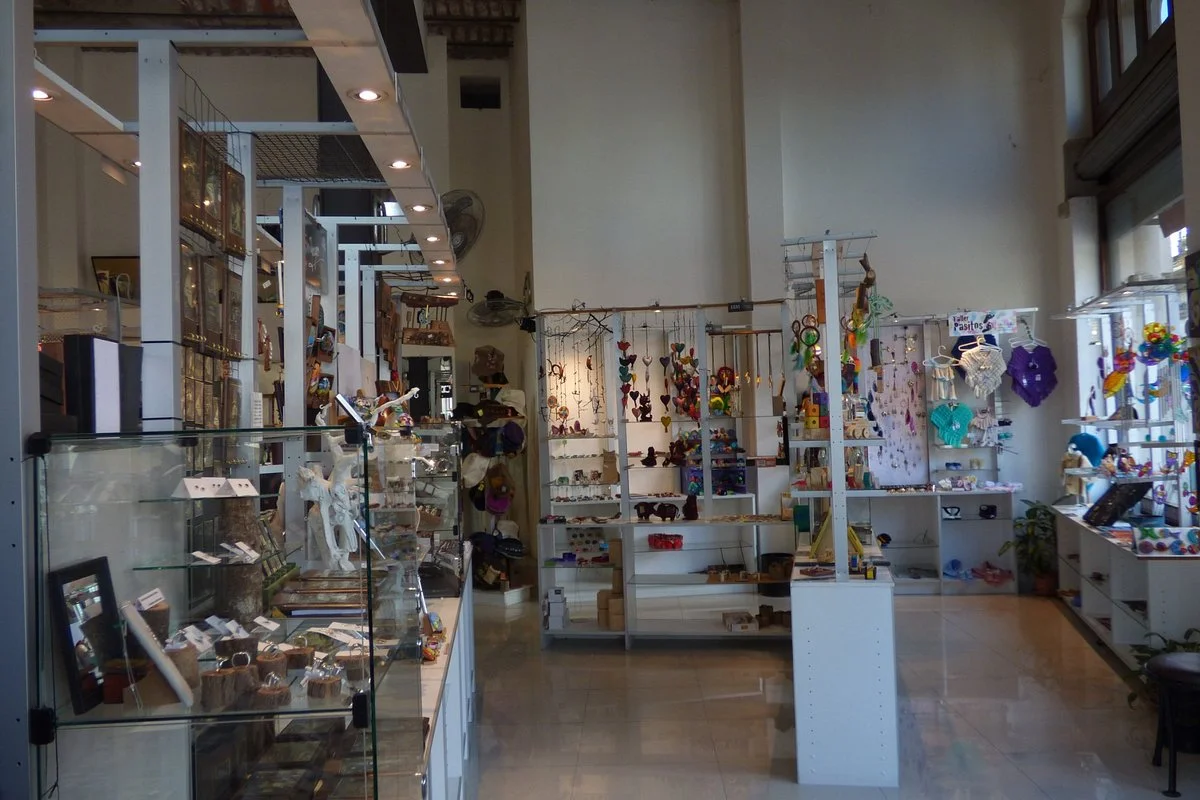 Mercado de los Artesanos -- Mercado Ciudad Vieja