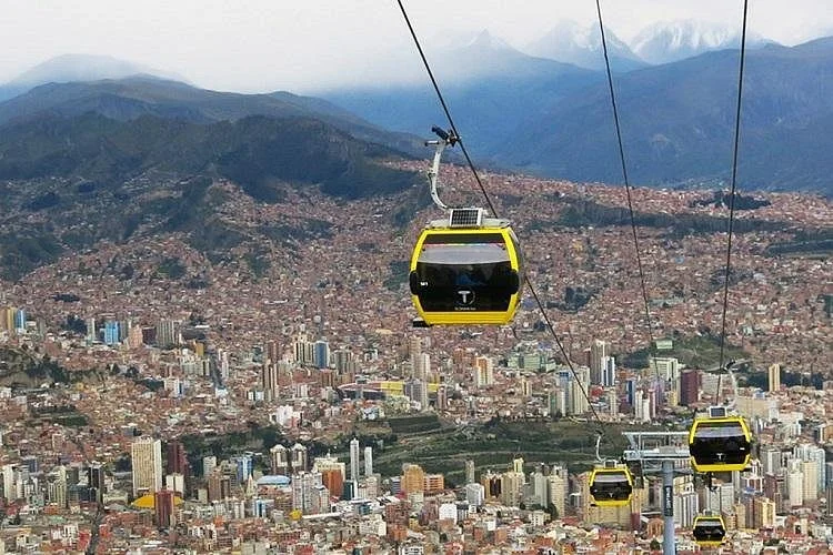 STRAWBERRY TRAVEL BOLIVIA