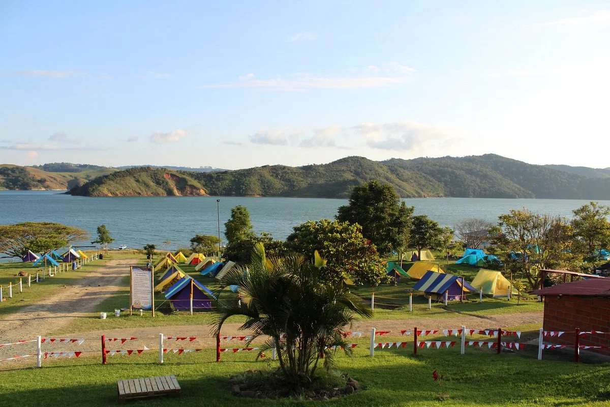 Zona de Camping Lago Calima Berlin