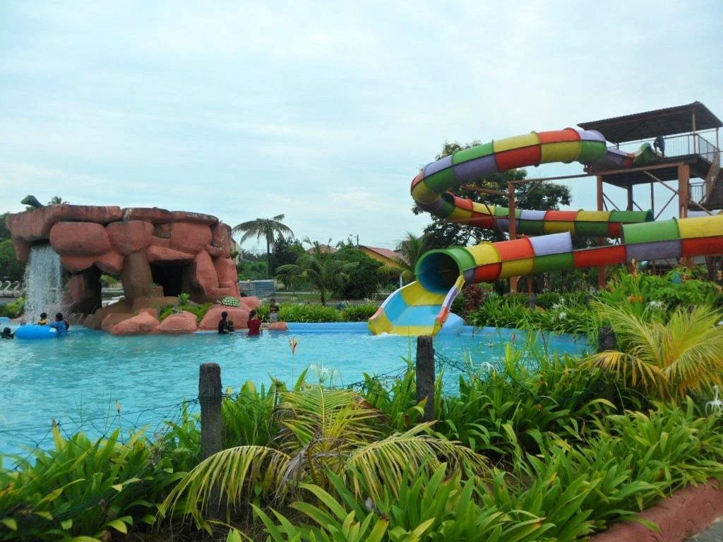Wet World Batu Pahat Water Park