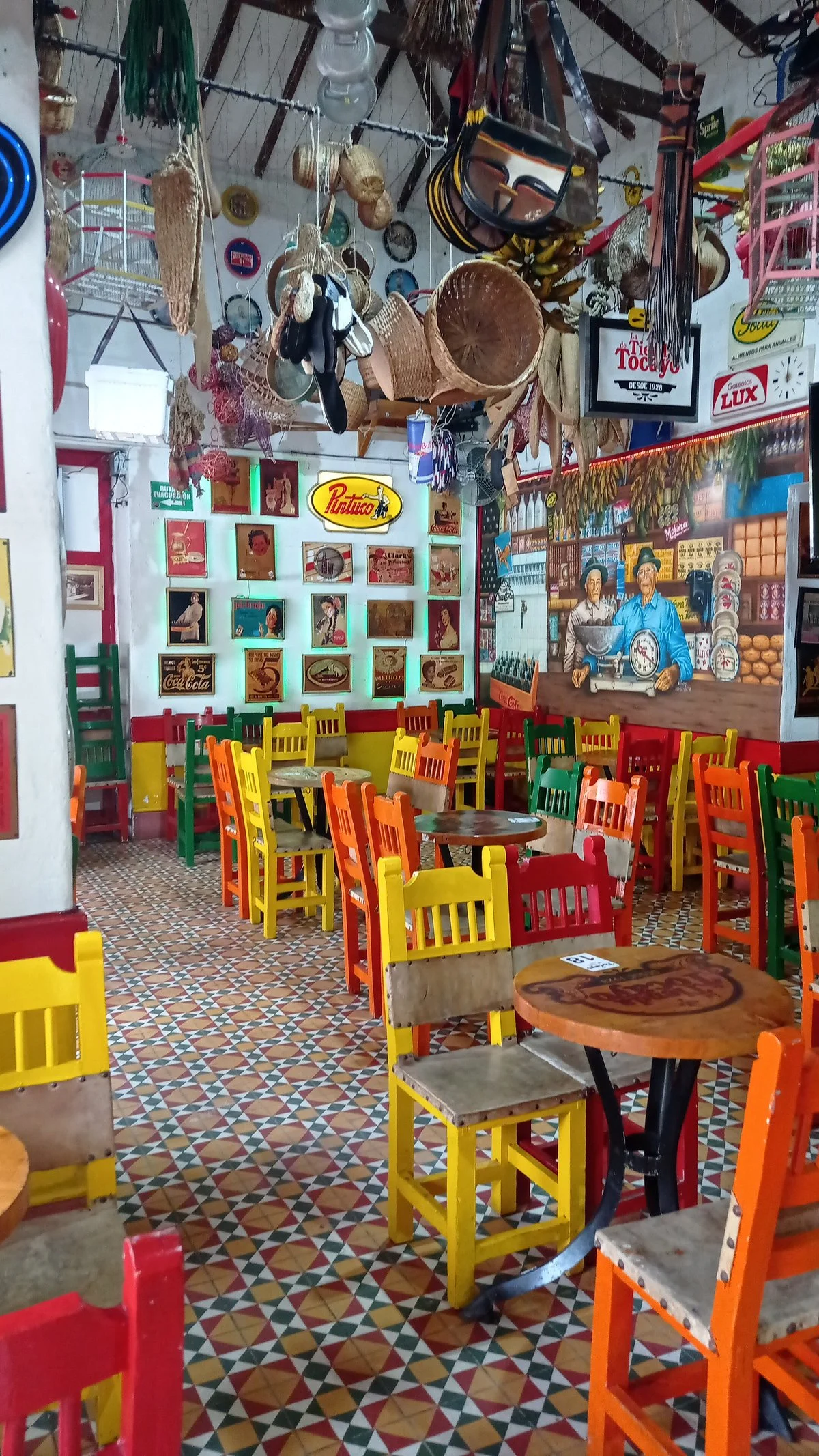 LOS RIELES & LA TIENDA DE TOCAYO