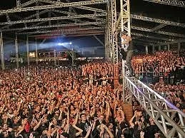 Devassa On Stage