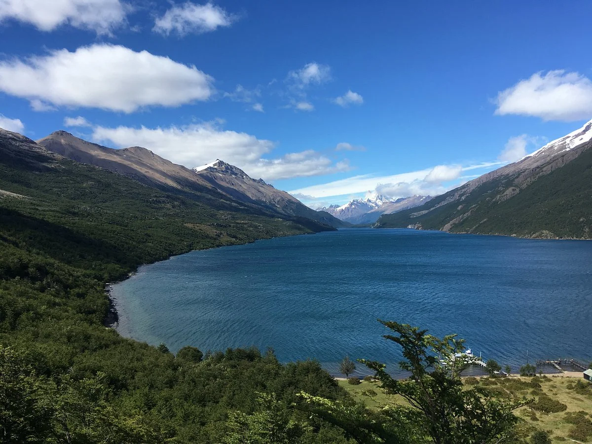 Exploradores Lago Del Desierto