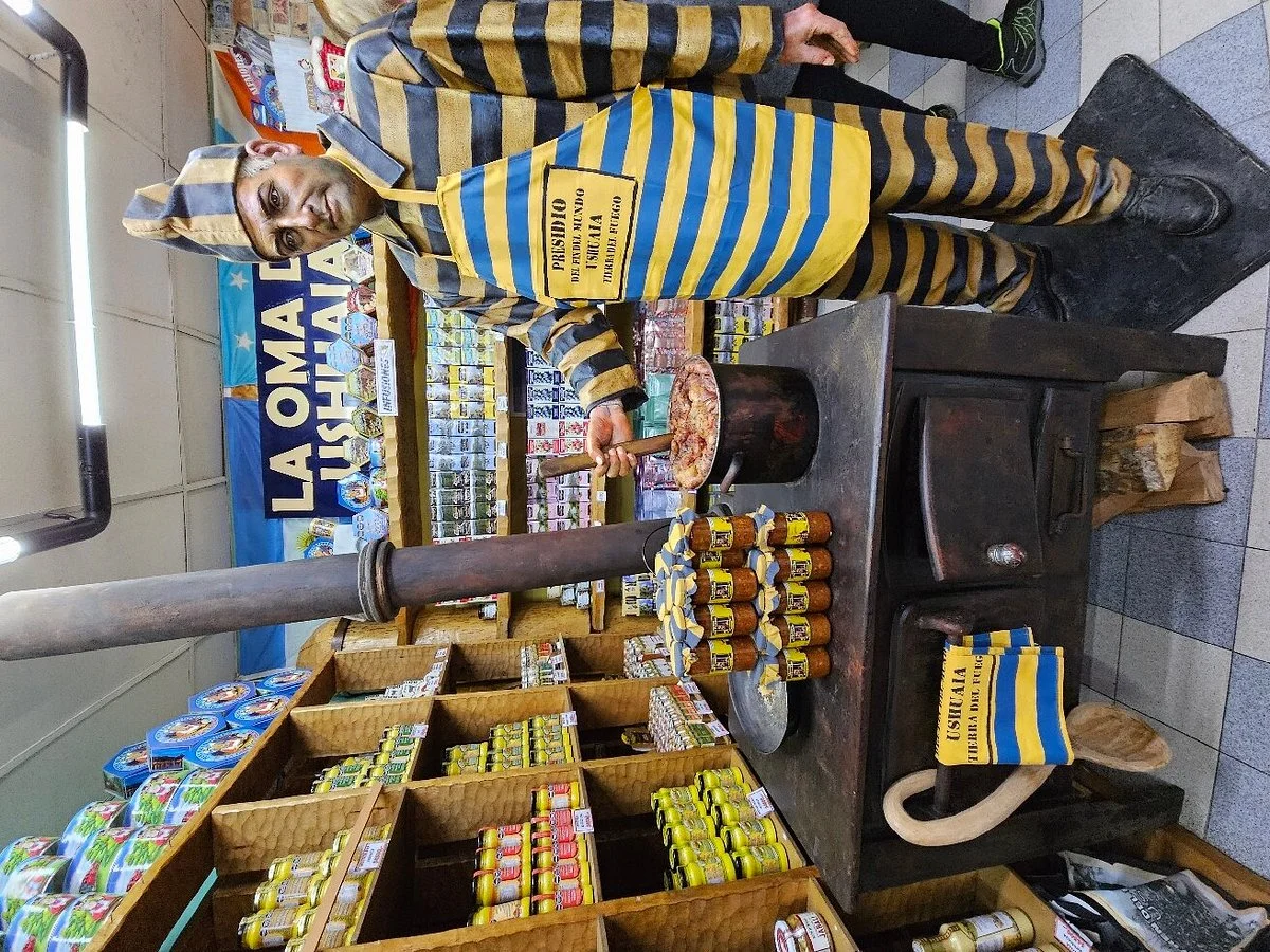 Monte Olivia Souvenir