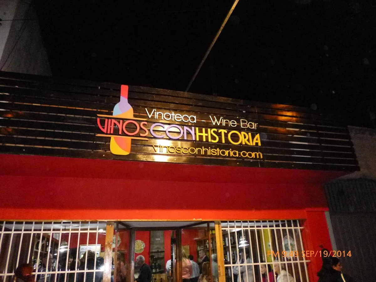 Vinos con Historia Vinoteca - Wine Bar