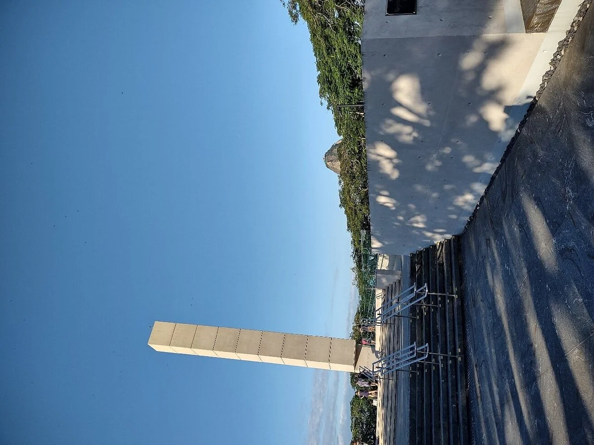 Memorial Às Vítimas Do Holocausto - Rio