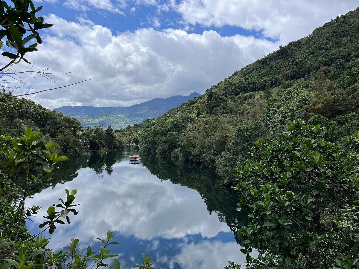 Laguna Tierra Blanca