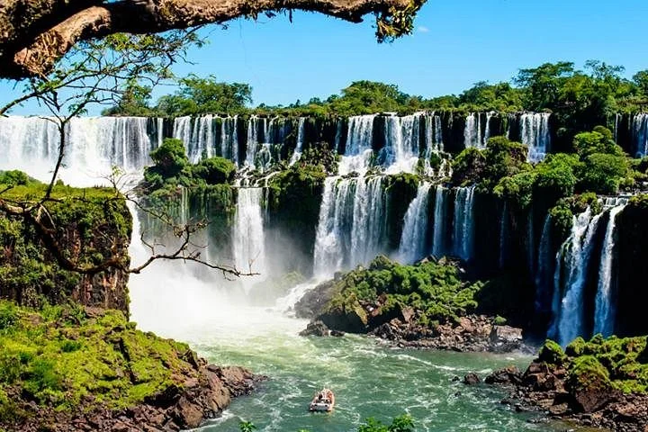 Waterloo Travel - Transporte Evento e Turismo