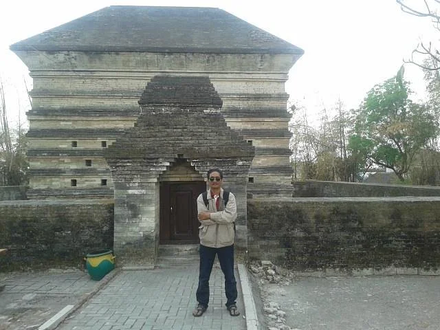 Tomb of Siti Fatimah binti Maimun