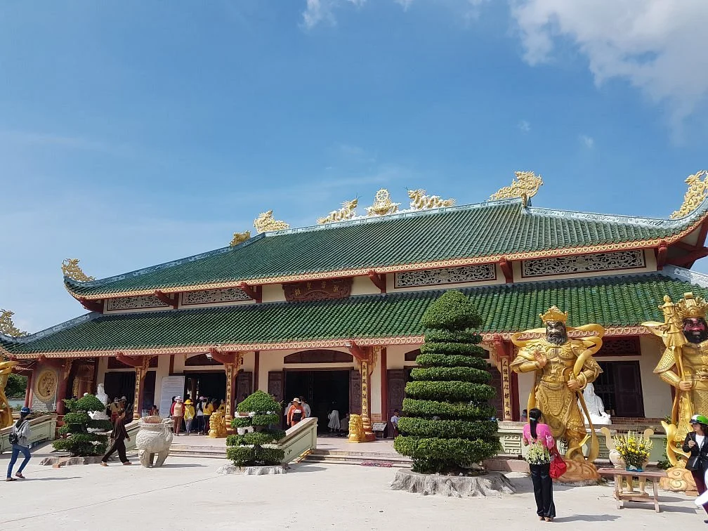 Quan Am Phat Dai Temple