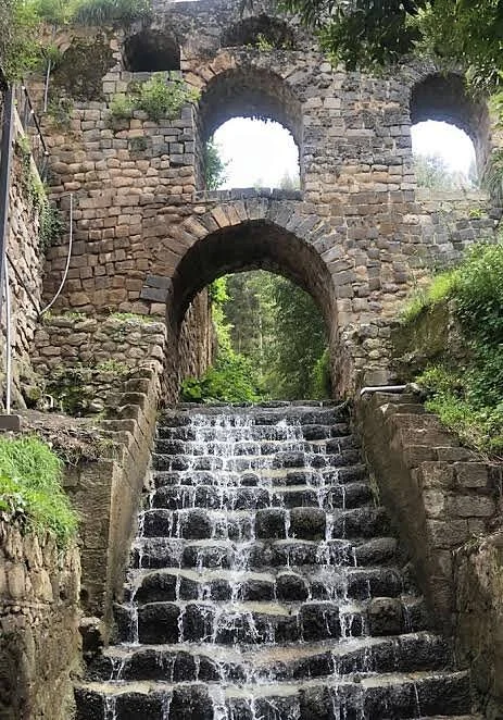 Acueducto Colonial De Sapantiana
