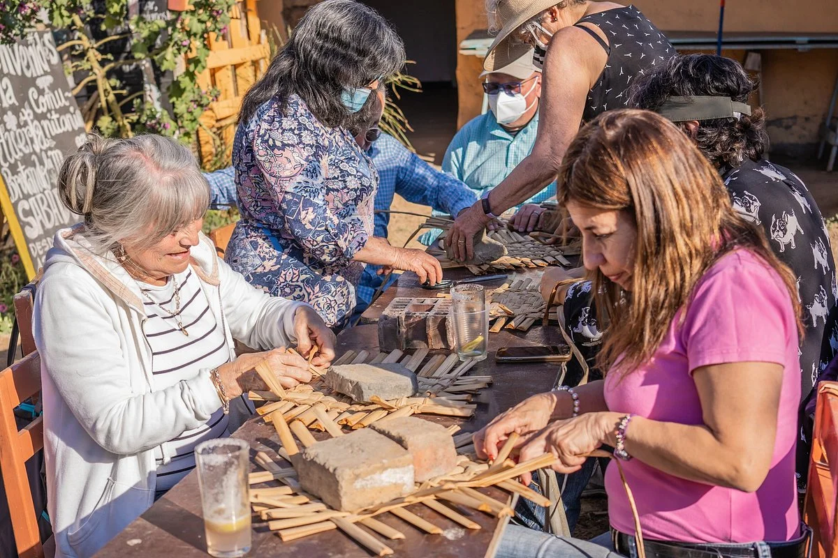 Taller Y Muestra De Artesanía En Totora