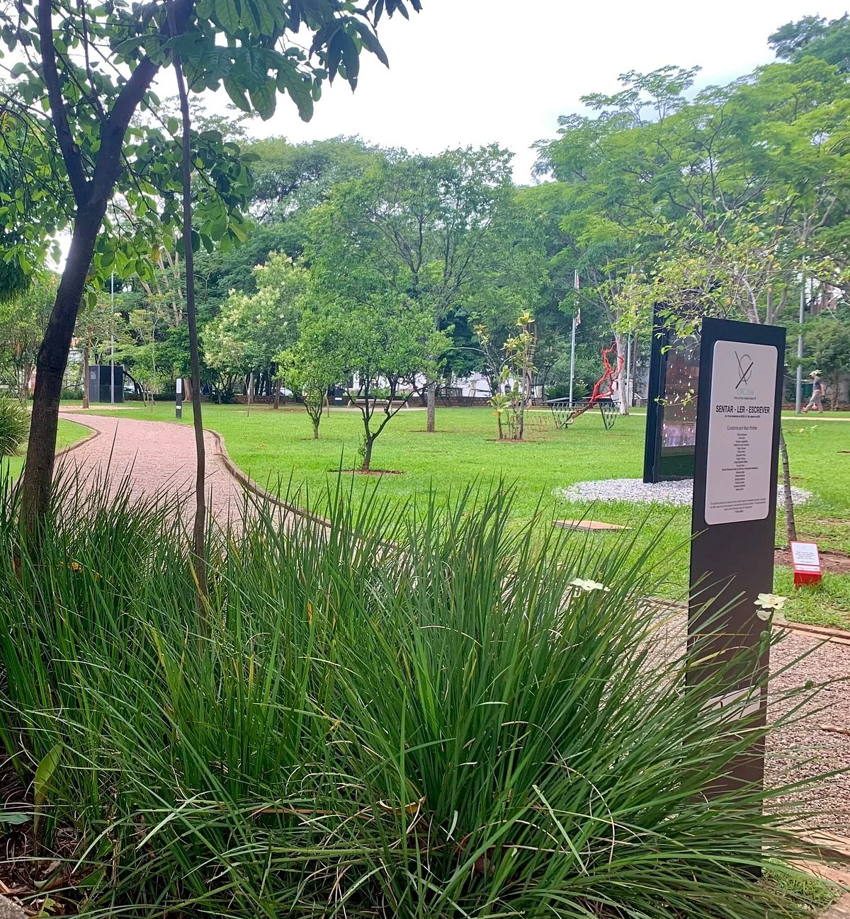 Praça Adolpho Bloch
