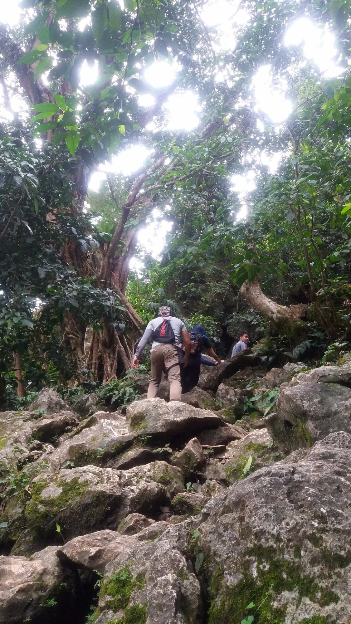 Maytuntong Cave