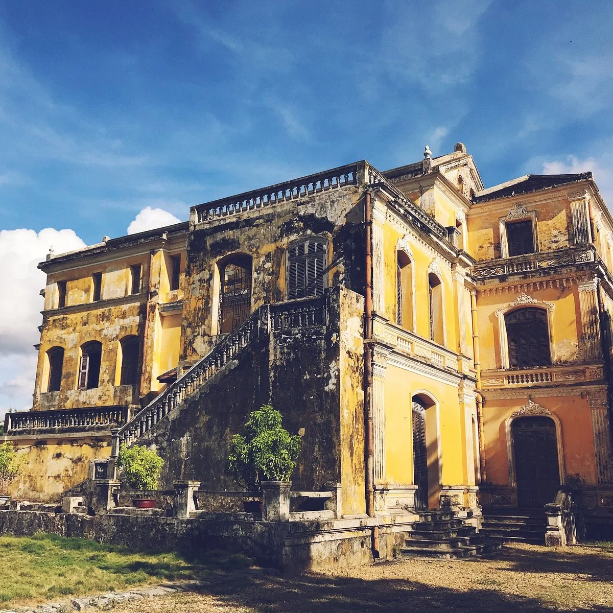 An Dinh Palace