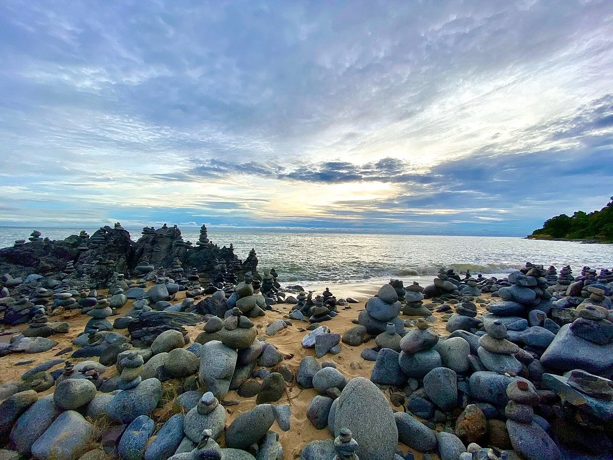 Captain Cook Highway Rock Stacks
