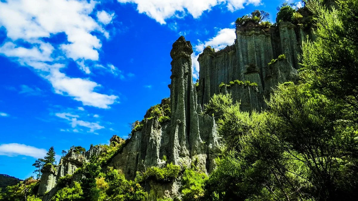 Pinnacles Track