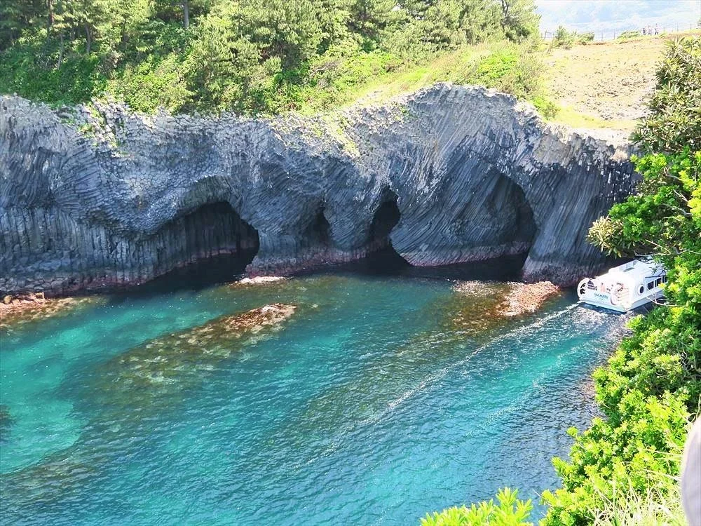 Nanatsugama Caves