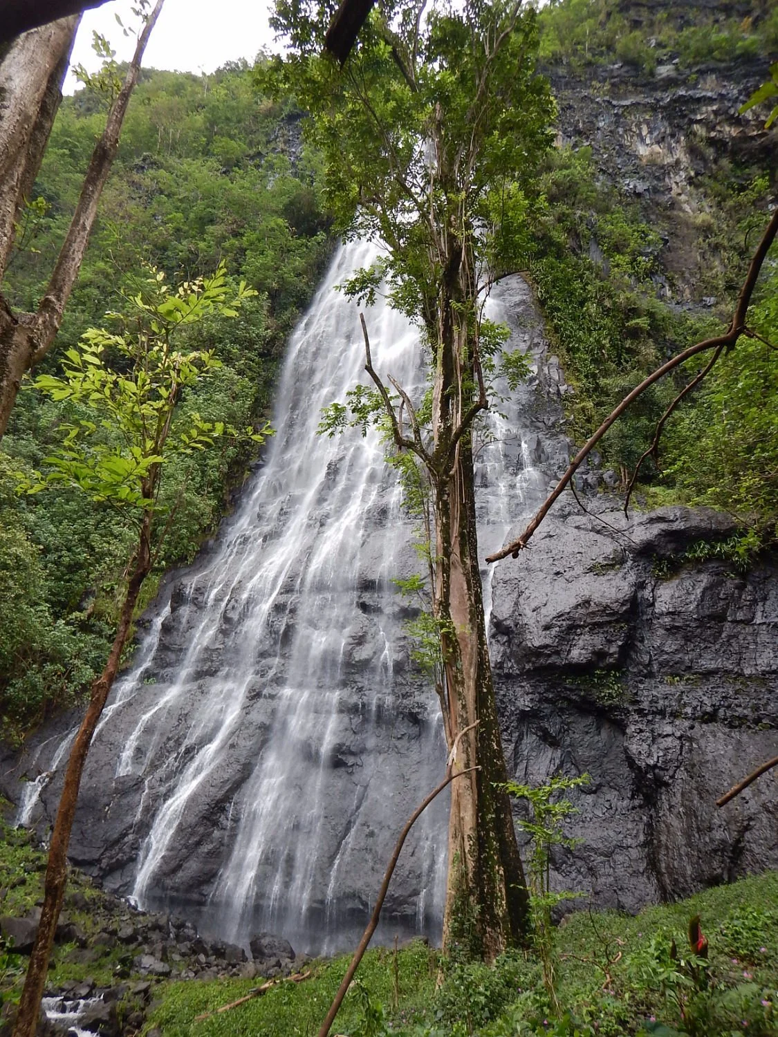 Afareaitu Waterfalls