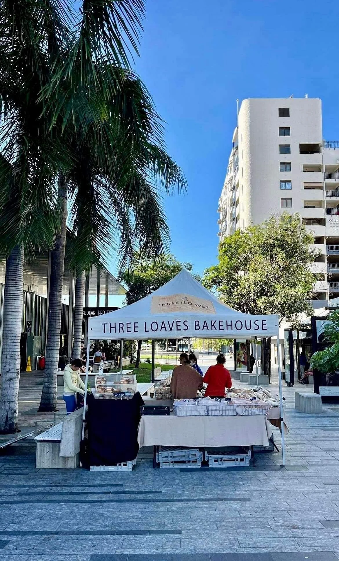 Sunday on Flinders. Cotters Markets