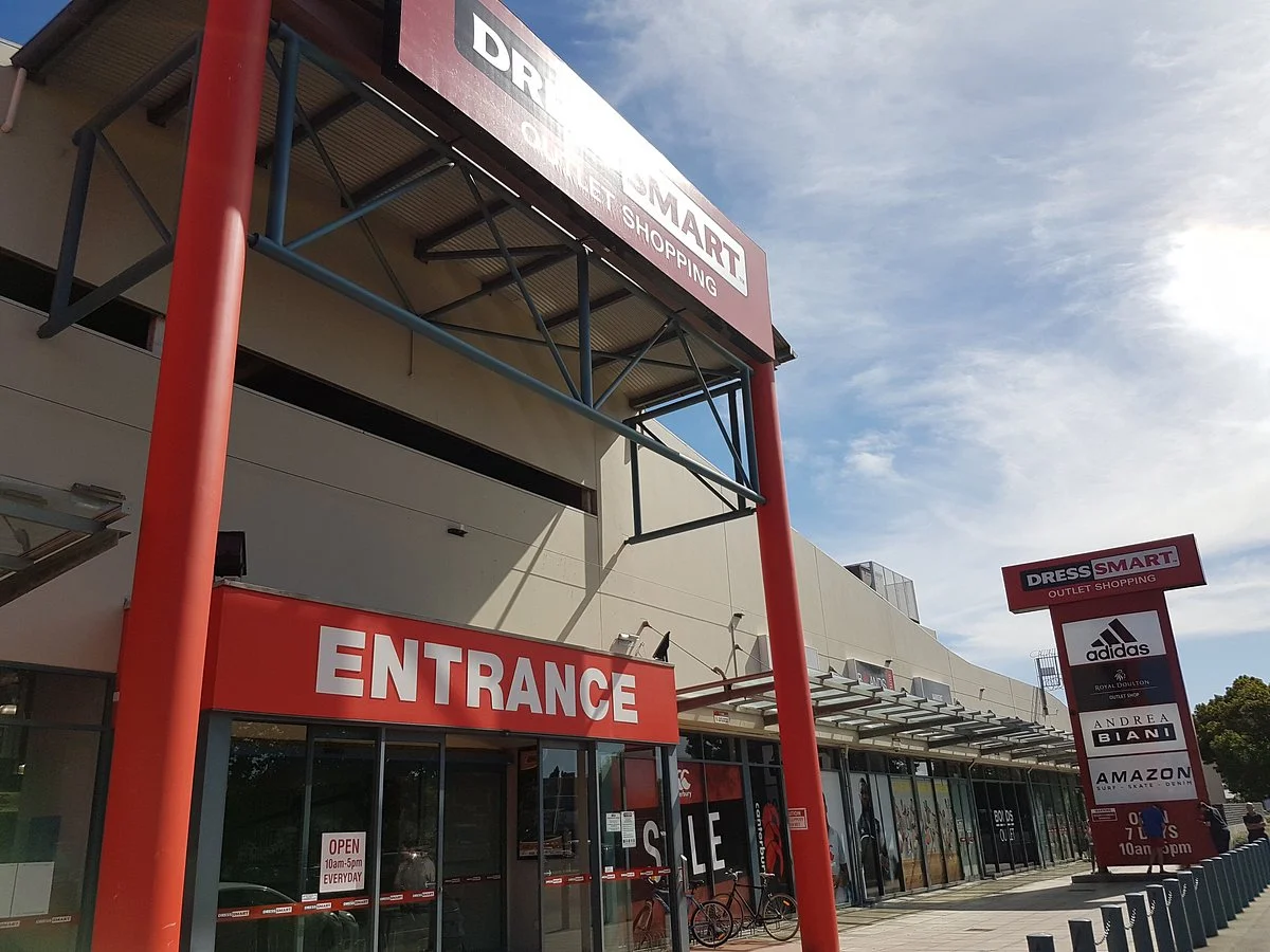 Dress Smart Outlet Shopping