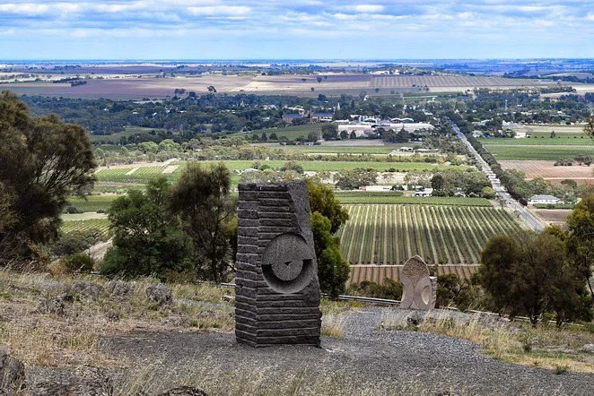 Mengler's Hill Lookout  Sculpture Park